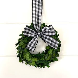 Preserved Boxwood 6 in wreath